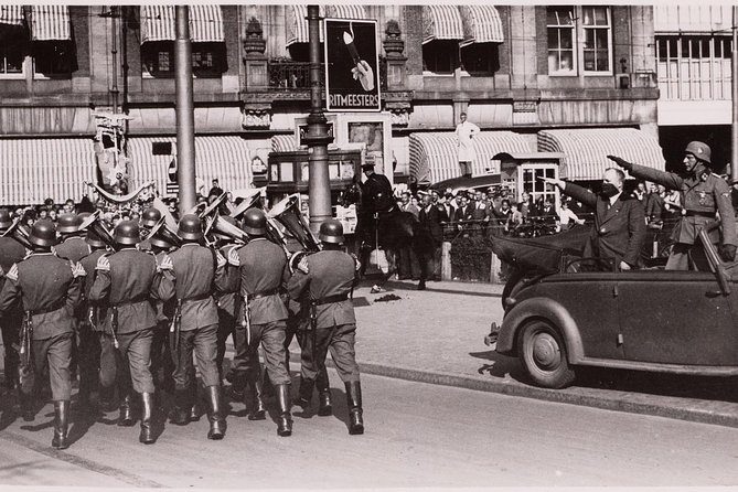 Amsterdam in World War II Tour - Statue of Multatuli and the Bridge Over the Singel: How Amsterdam Changed