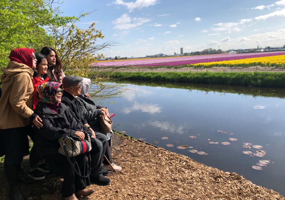 Amsterdam: Keukenhof Tulip Garden and Giethoorn Experience - Keukenhof: tulip gardens, windmill views, and sensory play
