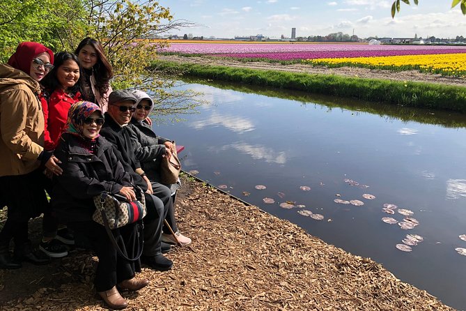 Amsterdam: Keukenhof Tulip Gardens and Giethoorn with Boat Tour - Why combine Keukenhof and Giethoorn in one day?