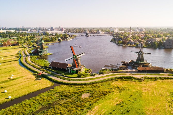 Amsterdam: Keukenhof, Zaanse Schans & Volendam Tour - A practical spring sampler from Amsterdam