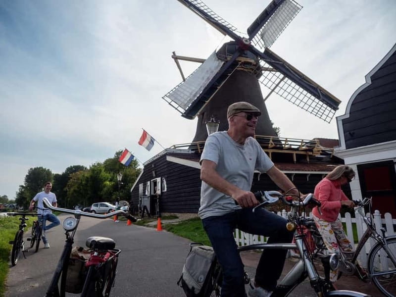 Amsterdam: Leisurely Windmill & Countryside Bike Ride - Oosterdoks Island start: easy to find, quick to get moving