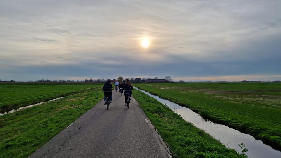 Amsterdam: Leisurely Windmill & Countryside Bike Ride - Polder riding: seeing what below-sea-level living looks like