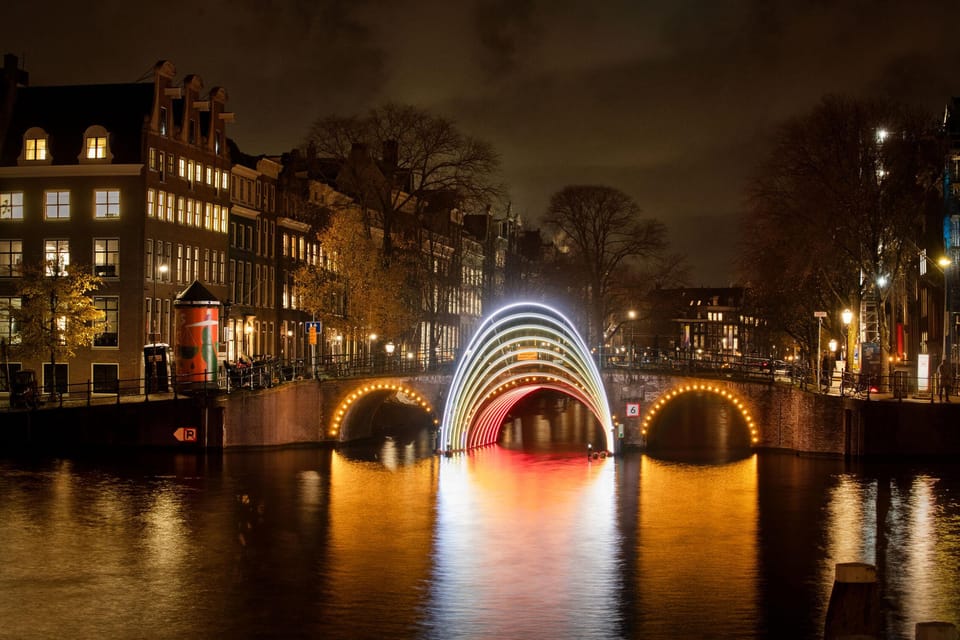 Amsterdam: Light Festival Boat Tour with Warm Drinks - The Guide’s Role: Turning Light Art Into Stories About Rituals