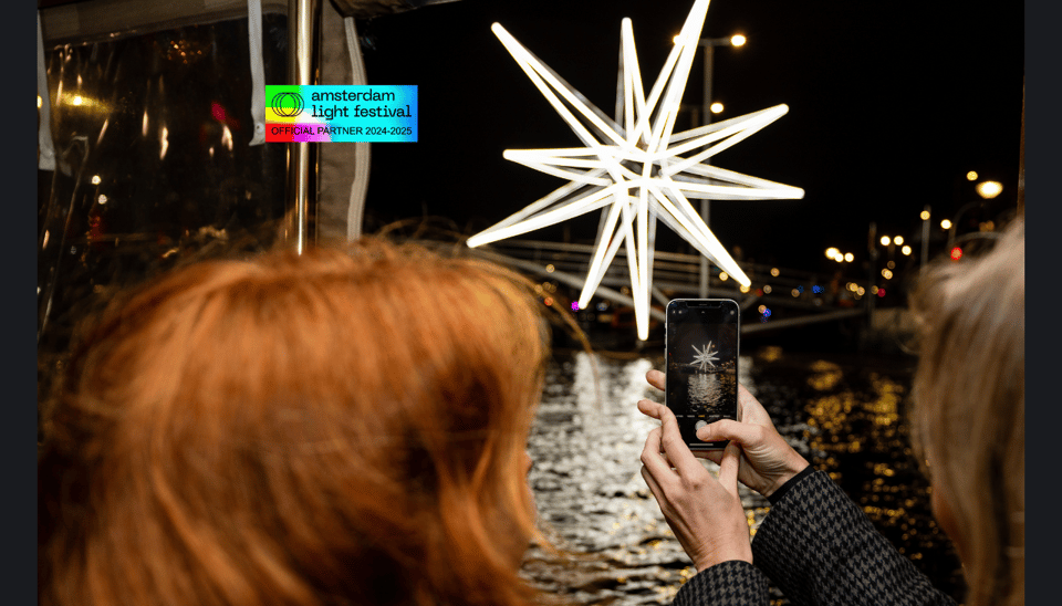 Amsterdam: Light Festival Cruise With Drinks & Snacks - Your 75-minute route: from Prins Hendrikkade to the canal light stops