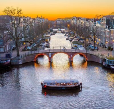 Amsterdam: Light Festival Heated Cruise & Unlimited Drinks! - The captain’s stories: making sense of the light art