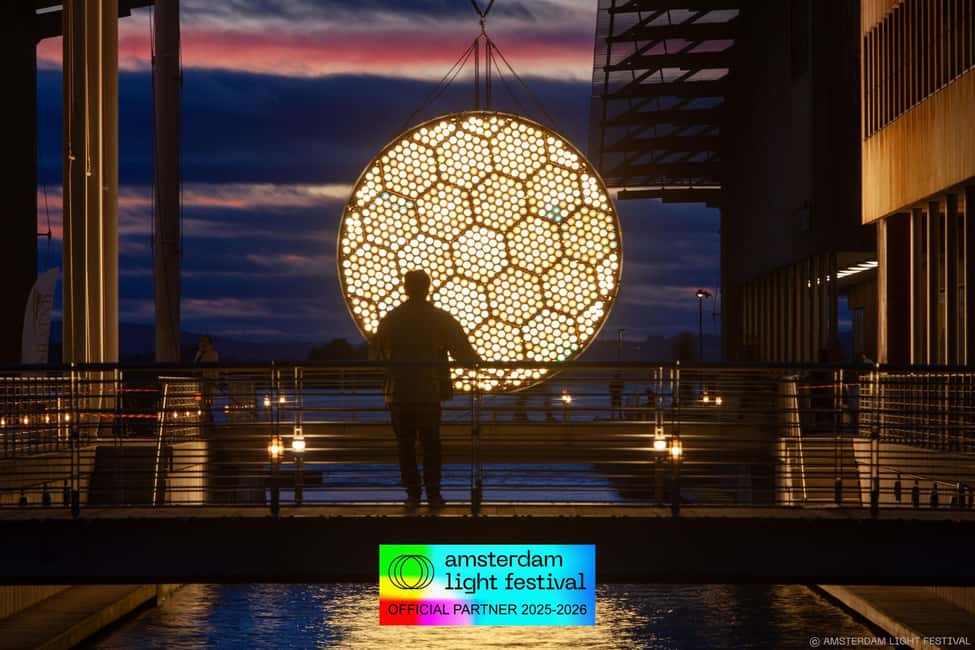 Amsterdam: Light Festival Heated Cruise with Drinks Option - How the guide makes the light art more than just pretty