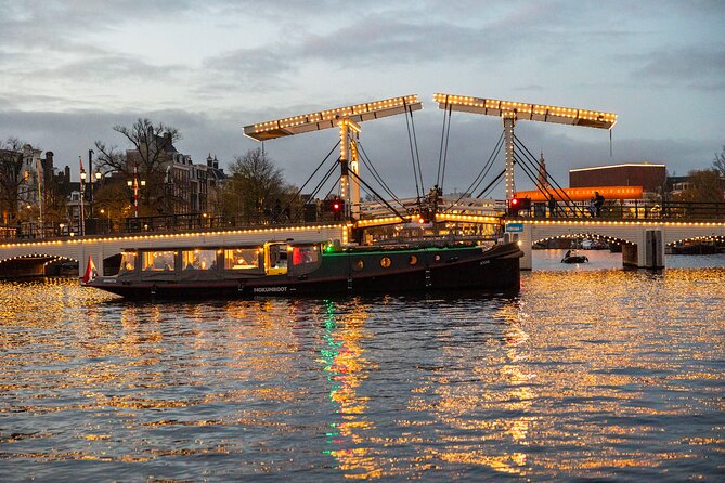 Amsterdam: Light Festival Open Boat - Unl. Drinks Option - Quiet electric boats: why this canal ride feels different at night