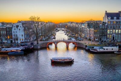 Amsterdam: Light Festival Shared Boat with unlimited drinks - Getting There: Stationsplein 40 Is Your Anchor Point