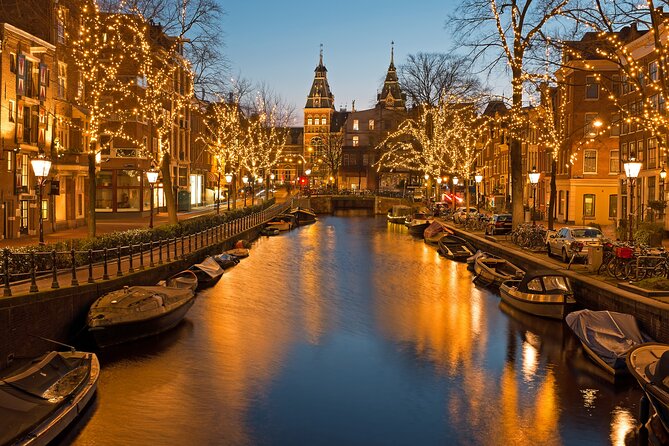 Amsterdam Light Festival Winter Walk with Stroopwafel Workshop - Munttoren: A Tower Stop That Adds City Sense