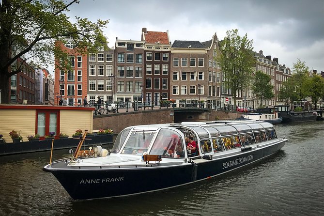 Amsterdam Live Guided Sightseeing Canal Cruise - Key highlights worth caring about