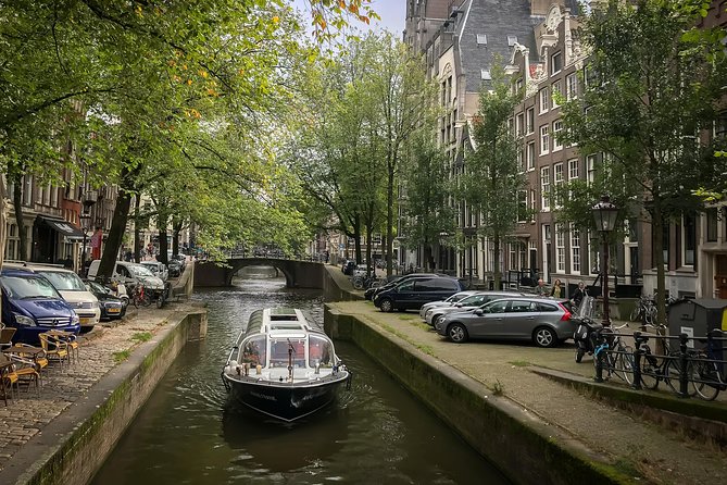 Amsterdam Live Guided Sightseeing Canal Cruise - Value for $15.69: What You Actually Get in One Hour