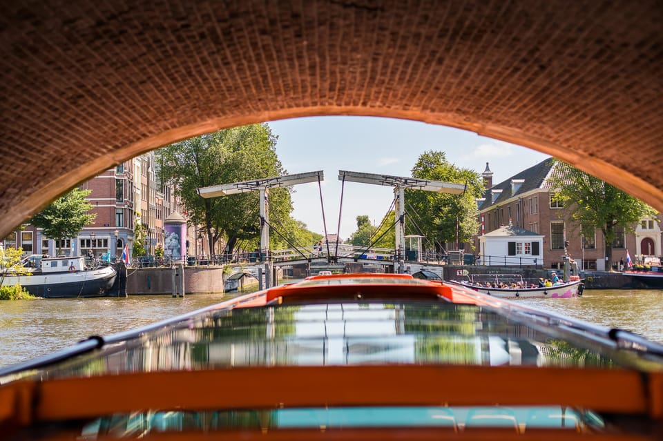 Amsterdam: Moco Museum Entry Ticket and Canal Cruise - Audio guide reality check: headsets, languages, and the quiet rules