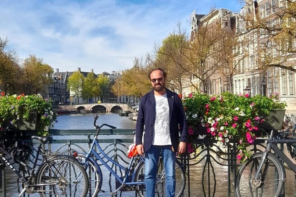 Amsterdam: Must-See Attractions Guided Walking Tour - Maison Descartes / Salle André Citroën Area: A Cultural Detour Without the Detour Feeling