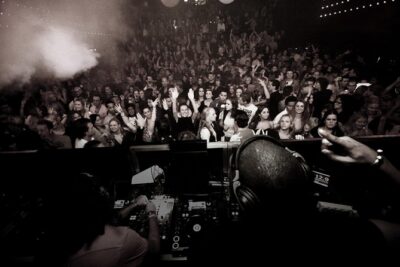 Amsterdam Nightlife Ticket & Bottle of Champagne - How Long Can You Use It? Flexible Plans for a 1-Night or Multi-Day Trip