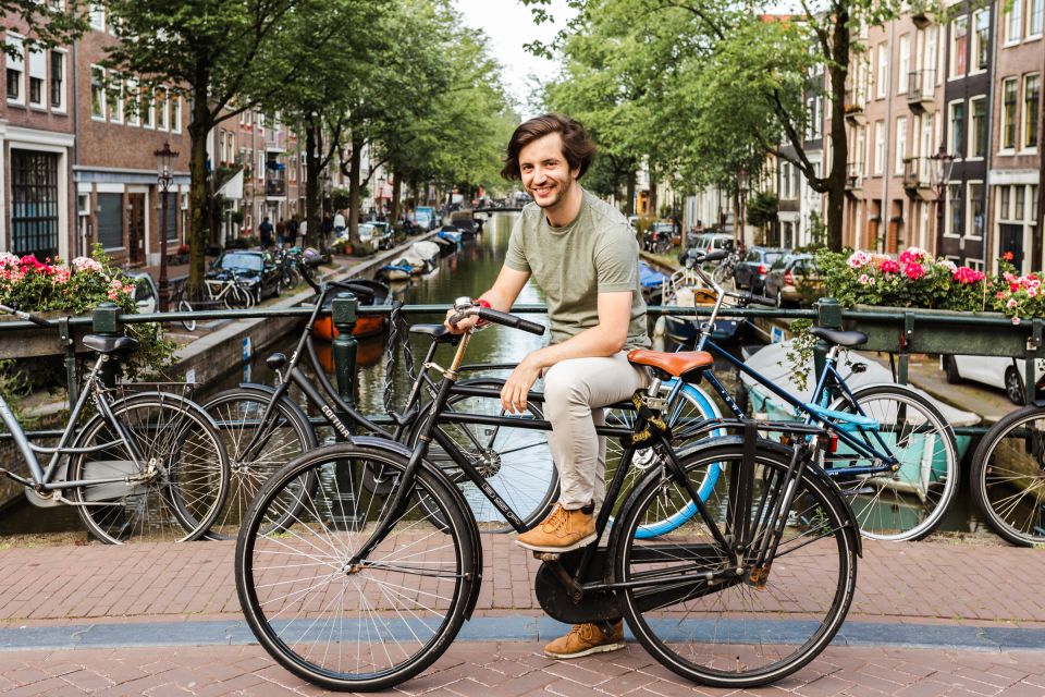 Amsterdam: Off-the-Beaten-Track Neighborhoods Private Tour - Amsterdam-West and the medieval center: markets and major icons