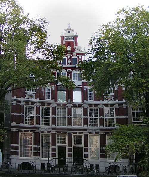 Amsterdam Old City Private Walking Tour - 17th-century trade power: Oostindisch Huis and the East India Company