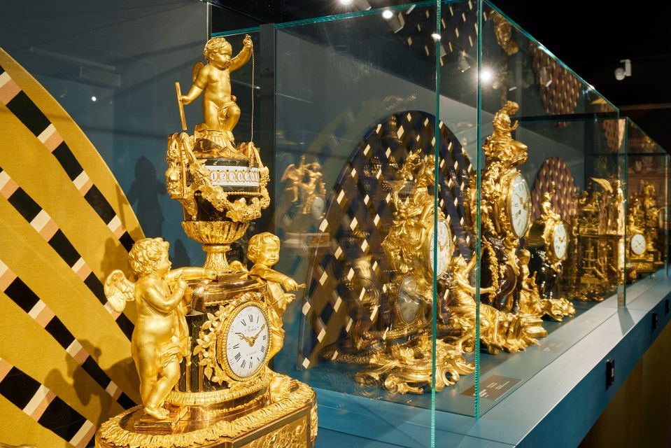 Amsterdam: Once Upon a Time Clock Exhibition Ticket - Timing your visit and finding the entrance between Moco and Van Gogh