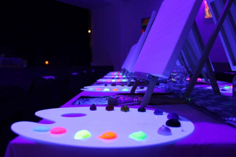 Amsterdam: Paint and Sip in the Dark at Rembrandt van Wine - The Alcohol and Non-Alcohol Options Actually Matter