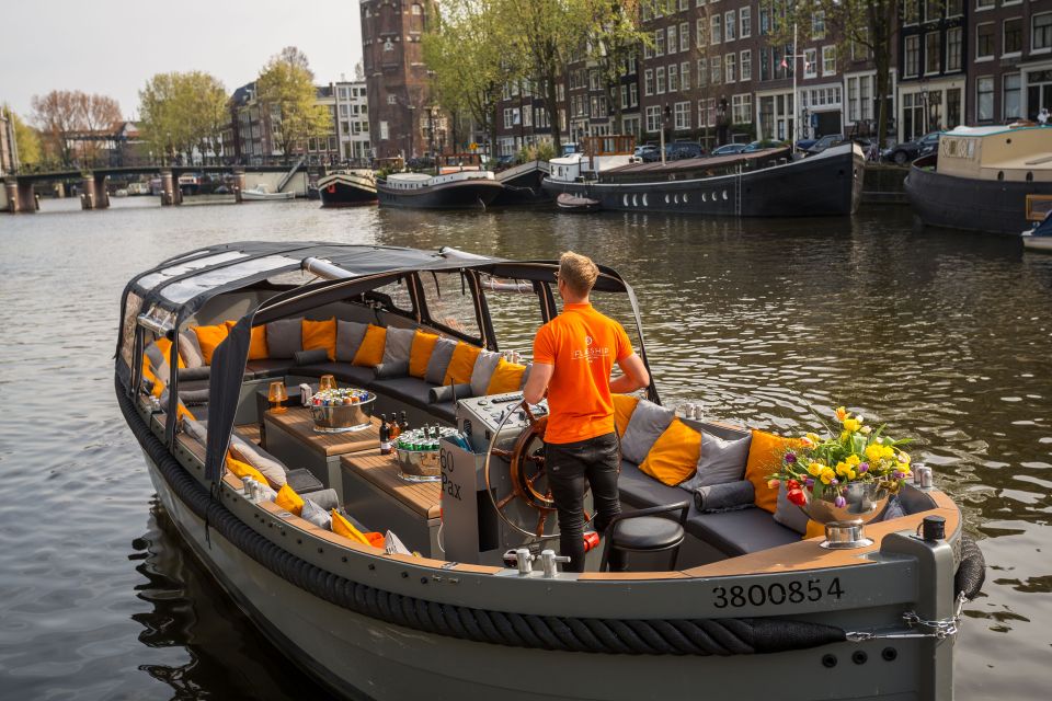 Amsterdam: Private BBQ Cruise with Personal Chef & Drinks - A 2-Hour Canal BBQ Dinner, Made Private
