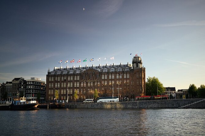 Amsterdam Private Boat Tour with Unlimited Drinks - Small Risks to Know Before You Commit