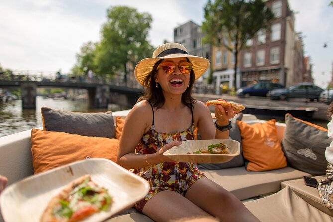 Amsterdam Private Boat Trip with Pizza and Unlimited Drinks - Starting at Oosterdokskade 8: how the logistics help