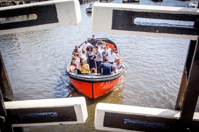 Amsterdam Private Boat Trip With Skipper, Burger and Beers - Rijksmuseum area and Anne Frank House: big names from the water