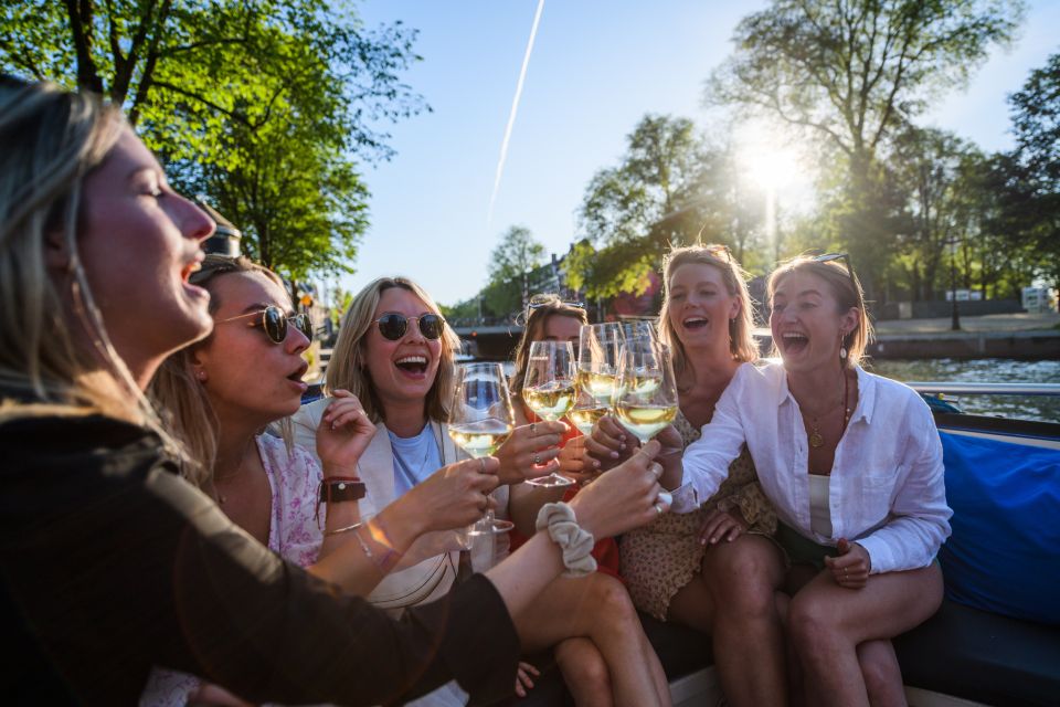 Amsterdam: Private Canal Booze Cruise with Unlimited Drinks - Herengracht (20 minutes): the most time on a single canal stretch