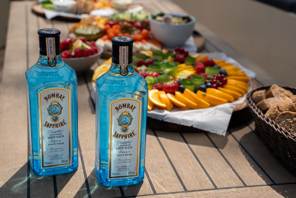 Amsterdam: Private Canal Booze Cruise with Unlimited Drinks - The final 20 minutes on Amsterdam’s canals: where the “good time” happens