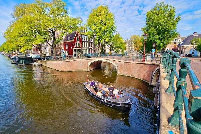 Amsterdam Private Canal Cruise – 90 Minutes through the Old City - Price and value: private boat math for a group up to 12