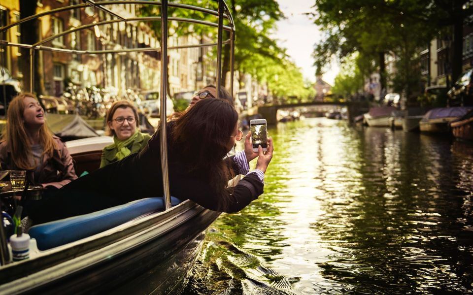 Amsterdam: Private Canal Tour - Why a private electric canal tour feels different in Amsterdam