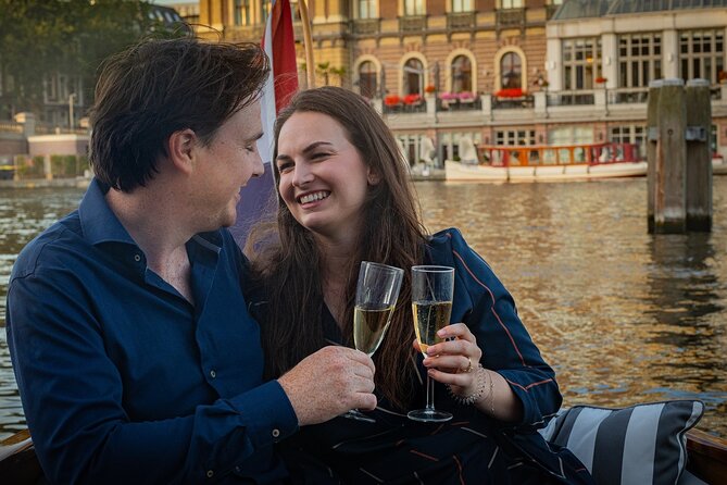 Amsterdam Private Dinner Cruise incl Drinks & 2-course Dinner 2hr - Drinks Included: A Nice Budget Saver