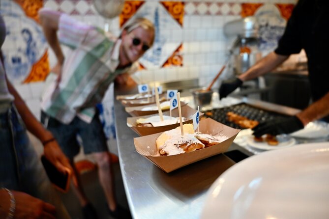 Amsterdam Private Food & Drinks Tour by UNESCO Canals & Jordaan - Café Hegeraad, Singel Canal Views, and Snacks Near Anne Frank House