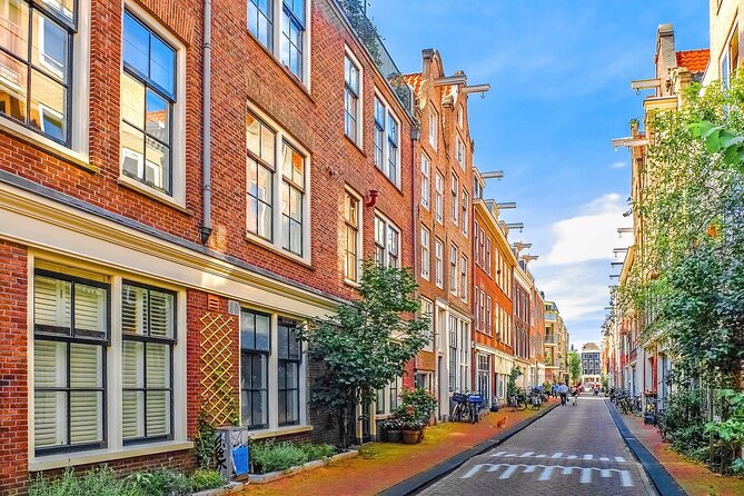 Amsterdam Private Historical Walking Tour - Begijnhof: the quiet courtyard moment that resets your brain
