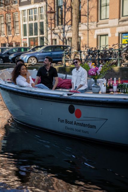 Amsterdam: Private Luxury Cruise with BBQ and Drinks - Entering Amsterdam by Water: From Leidsebrug to the Big Sights