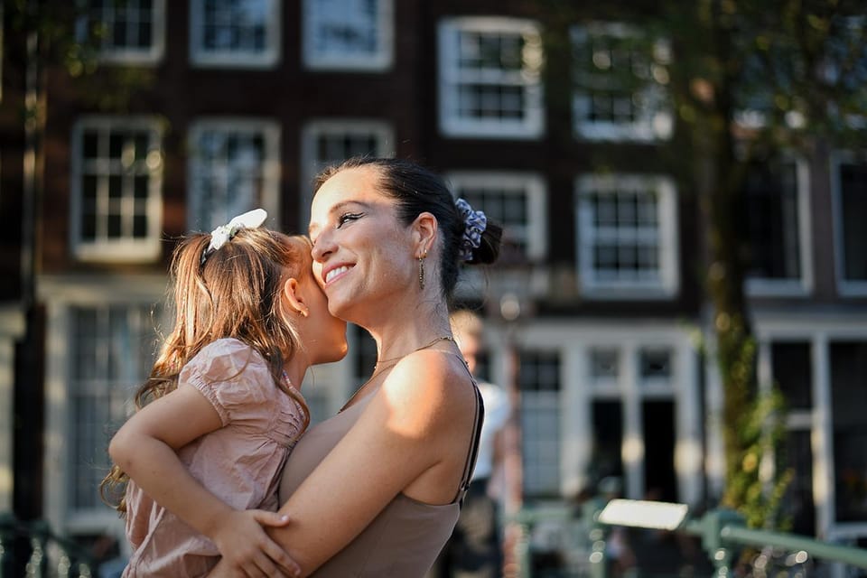 Amsterdam: Private Photoshoot in iconic locations - Key moments that matter most