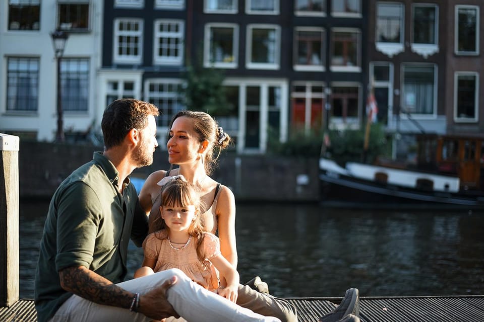 Amsterdam: Private Photoshoot in iconic locations - A private photoshoot beats chasing good angles yourself