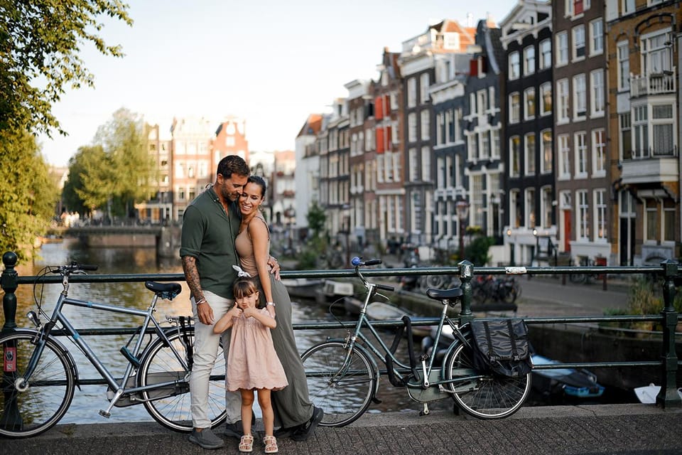 Amsterdam: Private Photoshoot in iconic locations - Meeting at Cobra Cafe by Rijkmuseum gardens