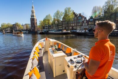 Amsterdam: Private Prosecco Canal Cruise Tour - Finding the boat at Oosterdokskade (fast, simple, central)