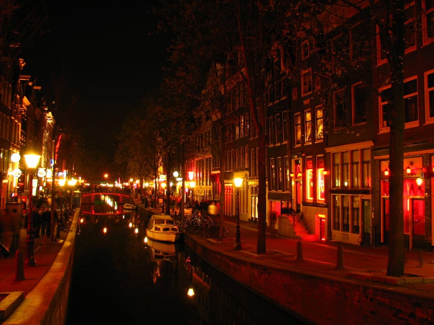 Amsterdam: Private Red Light District Tour in Spanish - Key things you’ll enjoy most