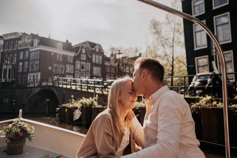 Amsterdam: Private Romantic Canal Cruise w. Prosecco/Snacks - Key things I’d circle before you book