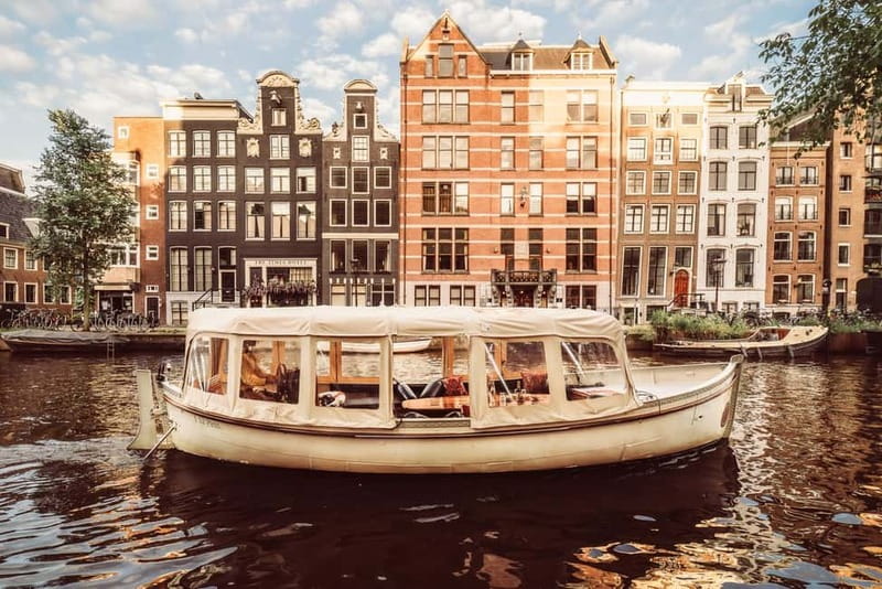 Amsterdam: Private Romantic Canal Cruise w. Prosecco/Snacks - What the experience feels like on board
