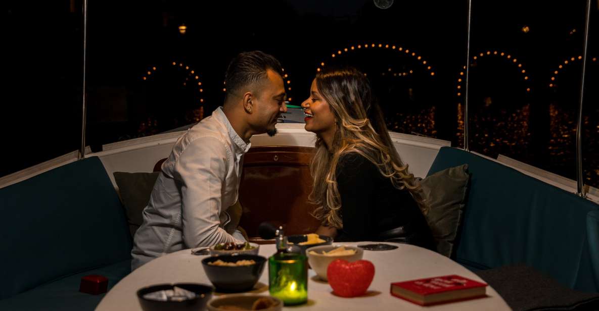 Amsterdam: Private Romantic Evening Boat Tour with Prosecco - Should you book? My straight call