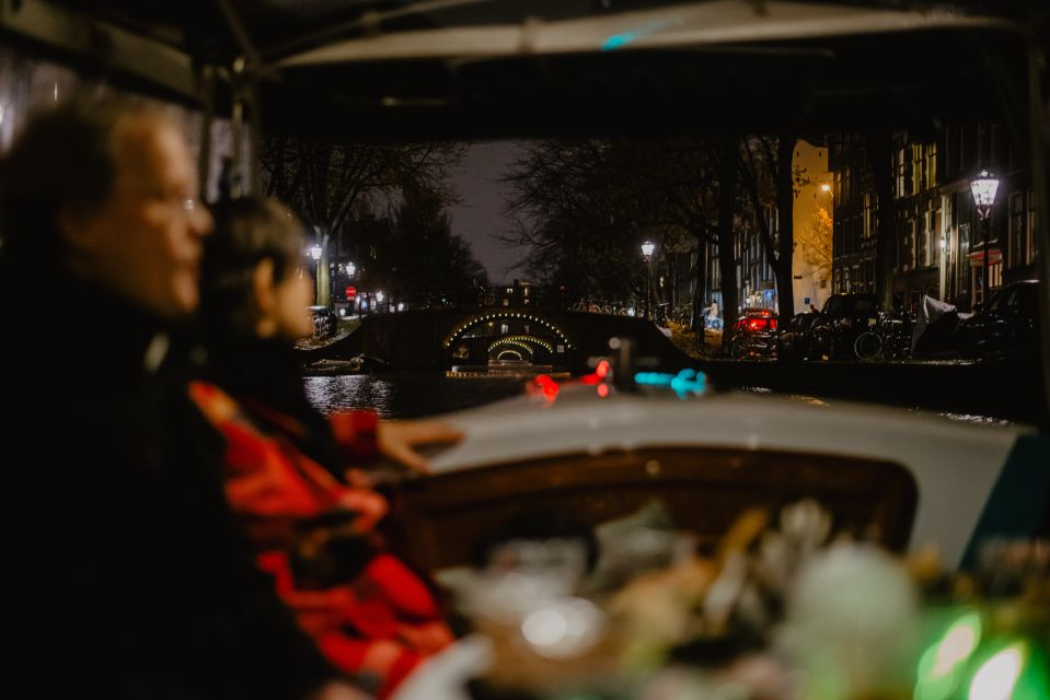 Amsterdam: Private Romantic Evening Boat Tour with Prosecco - Route breakdown: from Grachtengordel to Magere Brug and back again