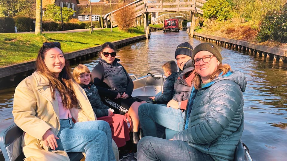 Amsterdam: Private Tour Giethoorn, Zaanse Schans Local Guide - Timing, weather, and what to pack for a 9-hour day