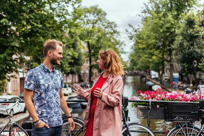 Amsterdam Private Tour: Highlights & Hidden Gems by Bike or Foot - Begijnhof Chapel: A Quiet Corner That Changes Your Tempo