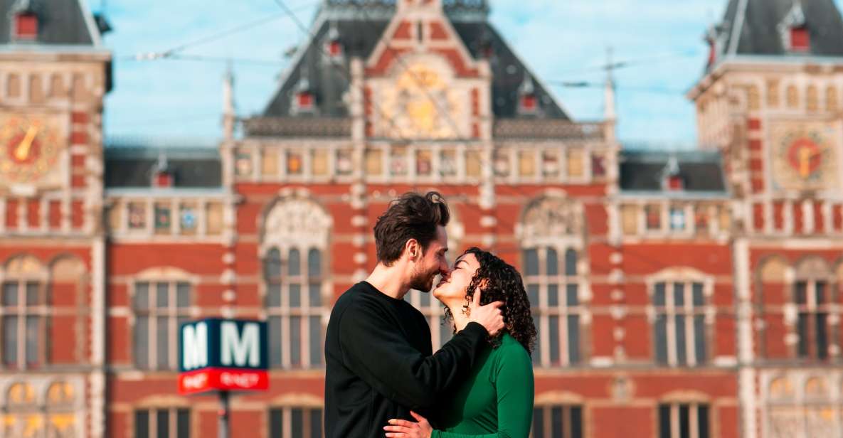 Amsterdam: Professional photoshoot at Centraal Station - What you get: private photoshoot plus edited digital files in under 48 hours