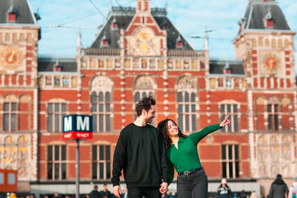 Amsterdam: Professional photoshoot at Centraal Station - Practical tips to make your session go smoothly