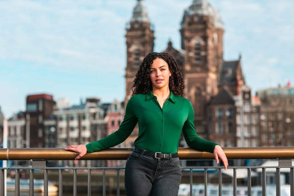 Amsterdam: Professional photoshoot at Centraal Station - Should you book this Centraal Station professional photoshoot?