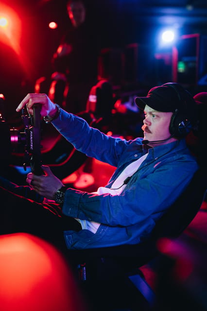 Amsterdam: Racing Experience at A'DAM VR Game Park (no VR) - A’DAM VR’s F1 simrace: Not VR, still seriously fast
