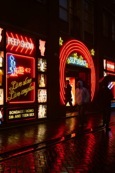 Amsterdam: Red Light District and Coffeeshop Culture Tour - Getting Oriented With Dutch History and Oldest Amsterdam Sights